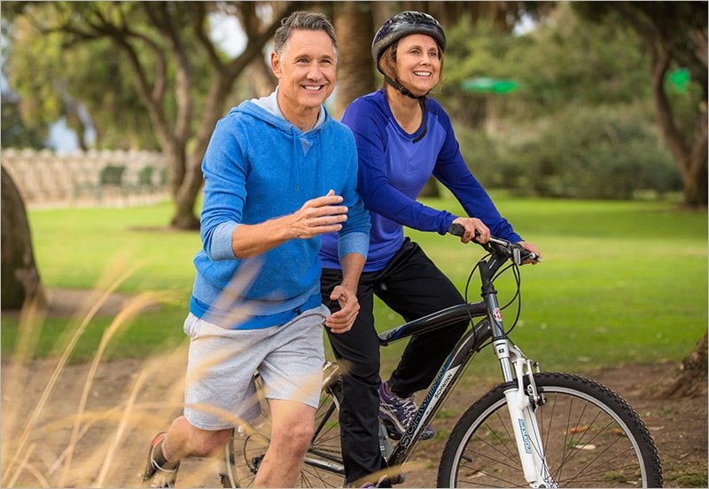 Man exercising to prevent thyroid disease